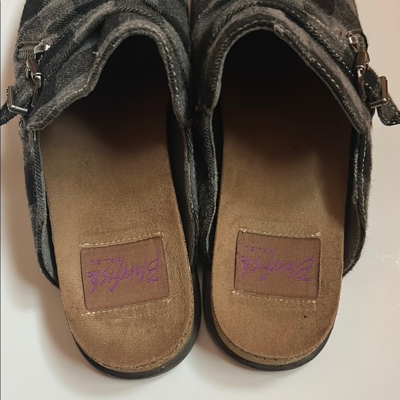 Blowfish Women's Florah Slip-on Mules - Picture 6 of 7